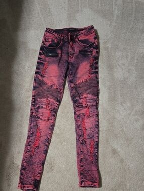 Red Acid-Wash Skinny Jeans with Distressed Knee and Ribbed Detail